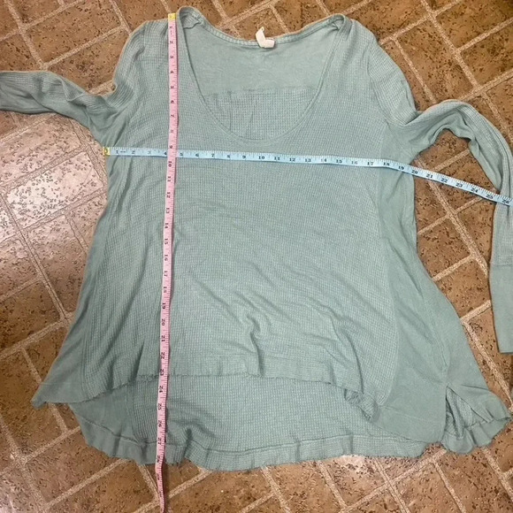 Free People We the Free Green Top - Picture 11 of 11